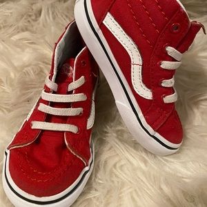 Red and white Sk8-Hi Zip
